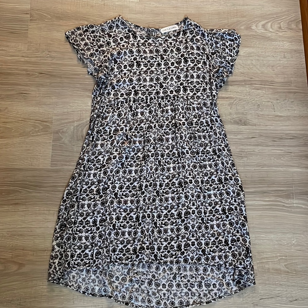 Size small flowy dress black and white floral design